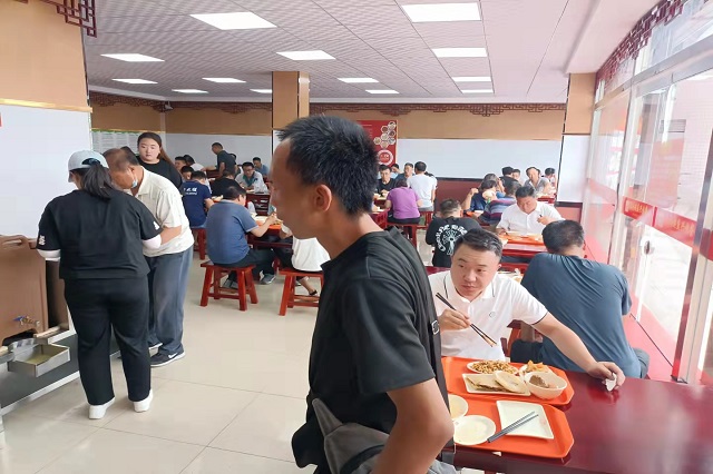 聚成超益兴店内火爆场面来袭！