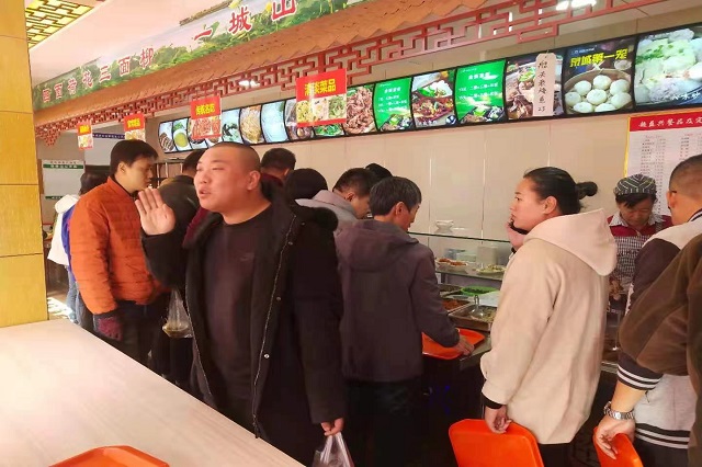 聚成超益兴快餐店面展示！